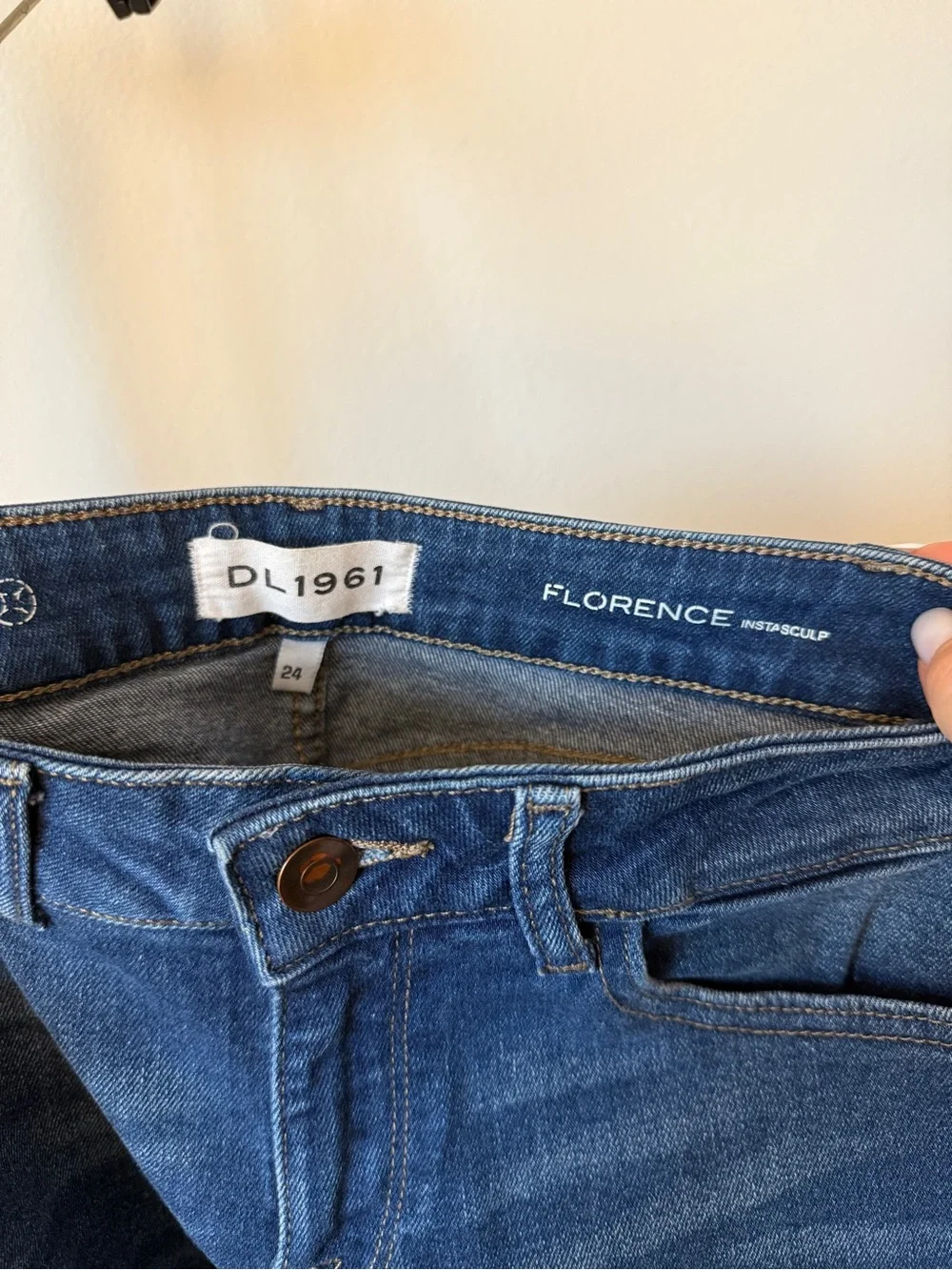 DL1961 Florence Instasculp Dark Blue Skinny Jeans Size 24